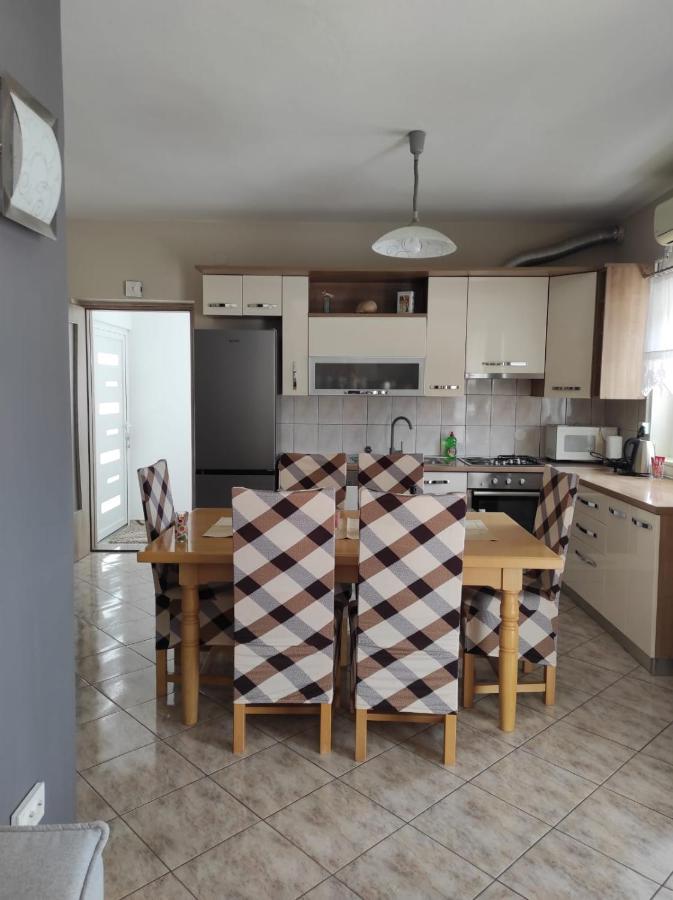 Apartman Lucia Bilice Eksteriør billede